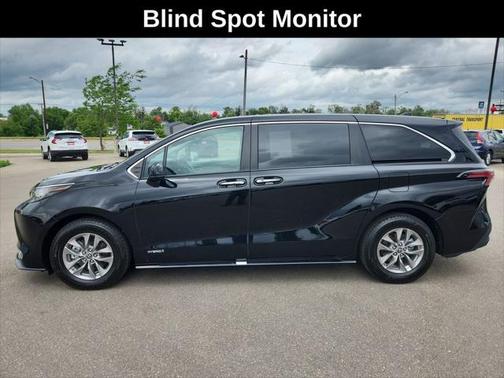 2021 Toyota Sienna XLE 7 Passenger