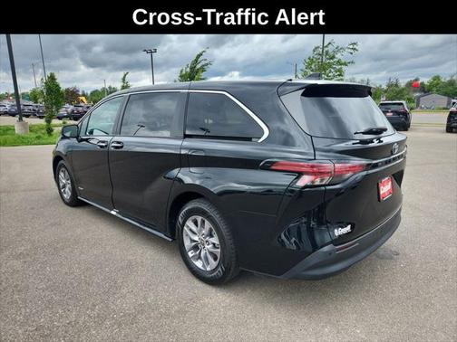 2021 Toyota Sienna XLE 7 Passenger