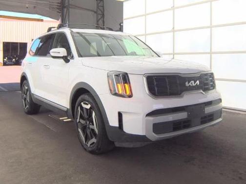 Glacial White Pearl 2025 Kia Telluride S