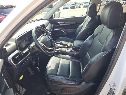 Glacial White Pearl 2025 Kia Telluride S