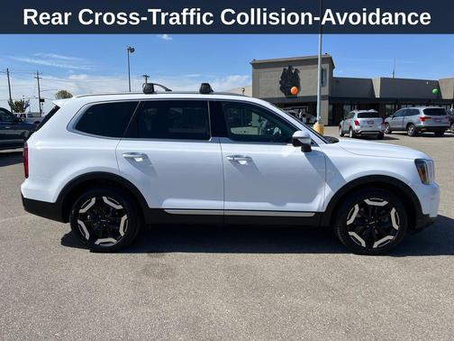 Glacial White Pearl 2025 Kia Telluride S