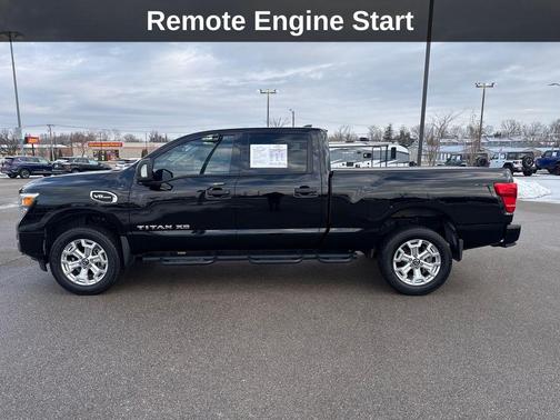 2022 Nissan Titan XD SV