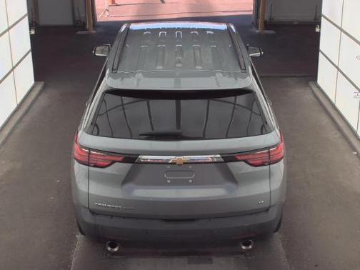 Sterling Gray Metallic 2023 Chevrolet Traverse LT Cloth