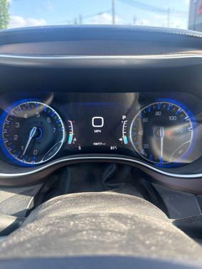 Brilliant Black Crystal Pearlcoat 2017 Chrysler Pacifica Touring-L
