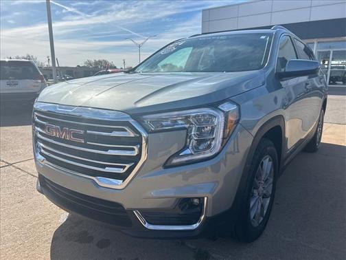 Sterling Metallic 2024 GMC Terrain SLT