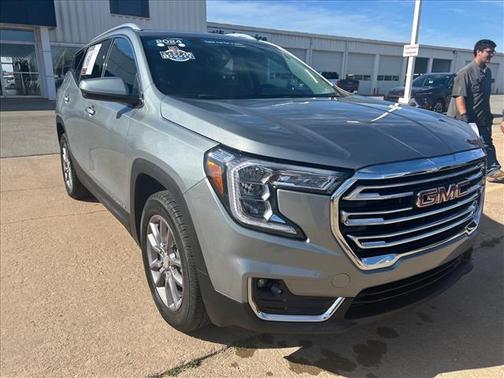 Sterling Metallic 2024 GMC Terrain SLT