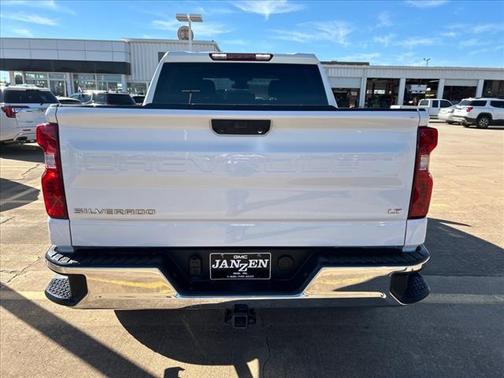 Summit White 2022 Chevrolet Silverado 1500 LT