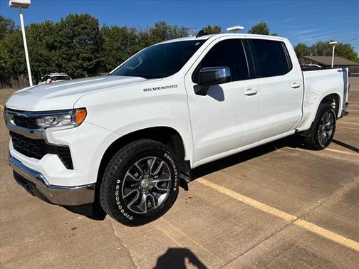 Summit White 2022 Chevrolet Silverado 1500 LT