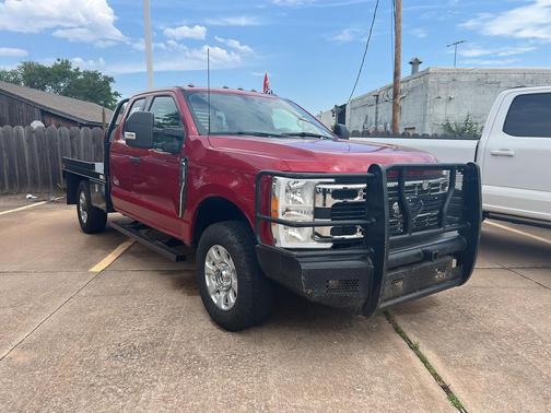 Rapid Red Metallic Tinted Clearcoat 2023 Ford F-350 XLT