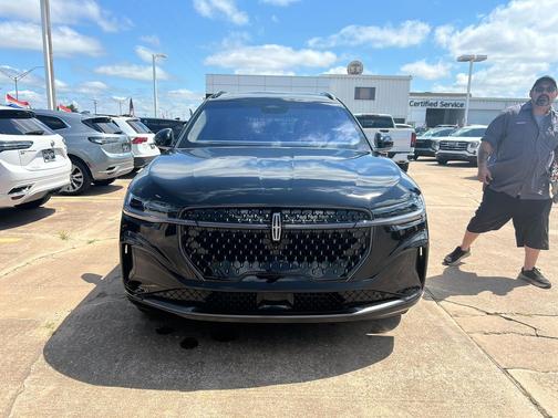 Infinite Black Metallic Clearcoat 2024 Lincoln Nautilus Black Label
