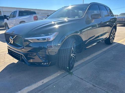 2024 Volvo XC60 B5 Plus Dark Theme