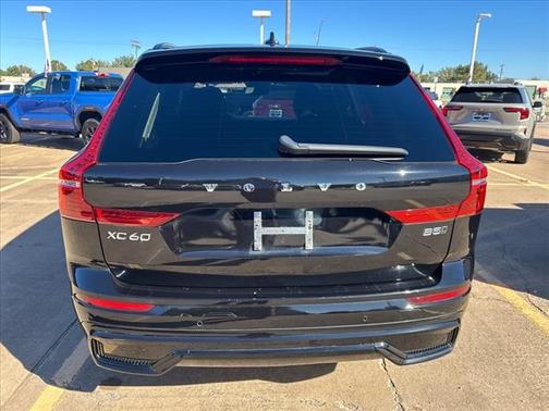 2024 Volvo XC60 B5 Plus Dark Theme
