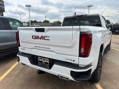 2025 GMC Sierra 1500 AT4