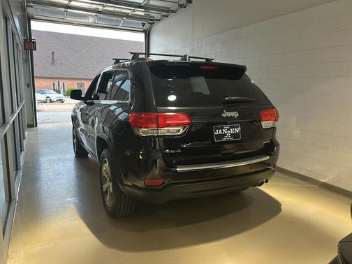 Brilliant Black Crystal Pearlcoat 2016 Jeep Grand Cherokee Limited
