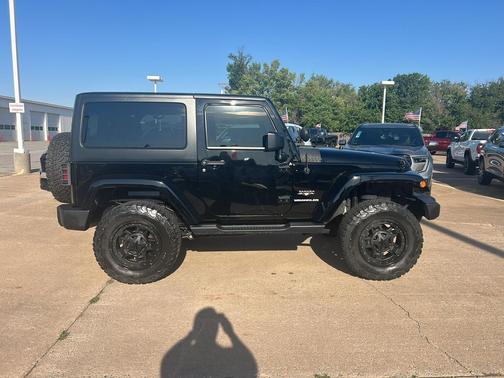 Black Clearcoat 2017 Jeep Wrangler Sahara