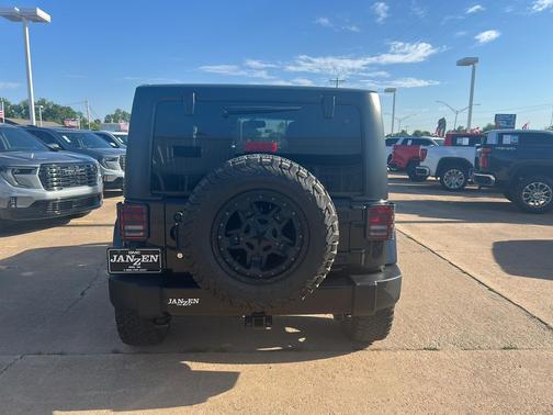 Black Clearcoat 2017 Jeep Wrangler Sahara