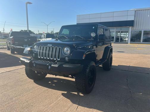 Black Clearcoat 2017 Jeep Wrangler Sahara