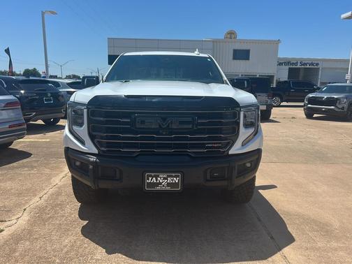 Summit White 2023 GMC Sierra 1500 AT4X