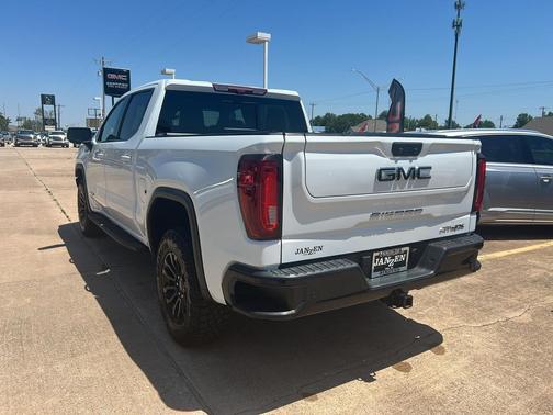 Summit White 2023 GMC Sierra 1500 AT4X