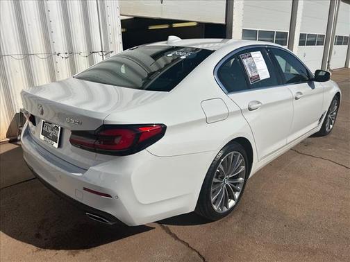 2022 BMW 530 i