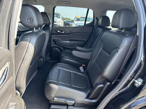 2023 GMC Acadia AWD SLT