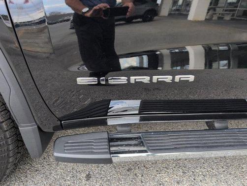 2025 GMC Sierra 1500 SLE