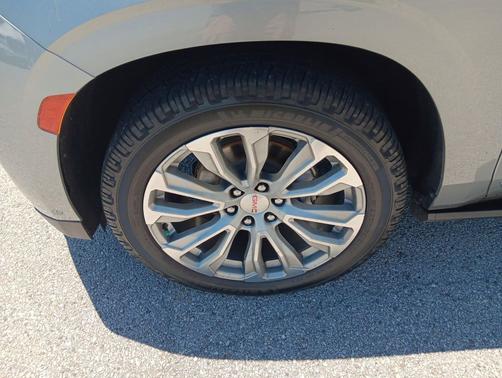 Sterling Metallic 2023 GMC Yukon XL Denali