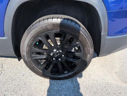 Ultra Blue Metallic 2023 GMC Acadia FWD SLT