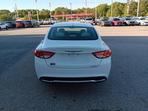 Bright White Clearcoat 2016 Chrysler 200 Limited