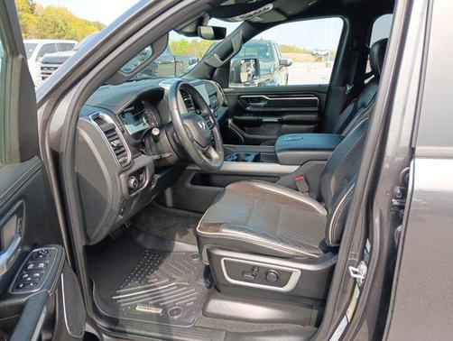 Granite Crystal Metallic Clearcoat 2024 RAM 1500 Laramie