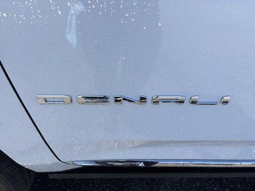Glacier White Tricoat 2026 GMC Yukon XL Denali Ultimate