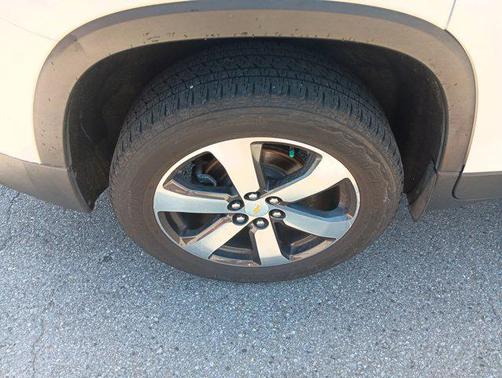 Summit White 2020 Chevrolet Traverse LT Leather