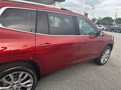 2025 GMC Acadia Denali
