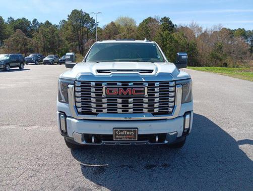 Glacier White Tricoat 2026 GMC Sierra 2500 Denali