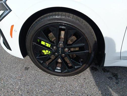 Snow White Pearl 2025 Kia K5 GT