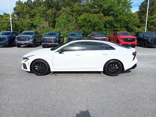 Snow White Pearl 2025 Kia K5 GT