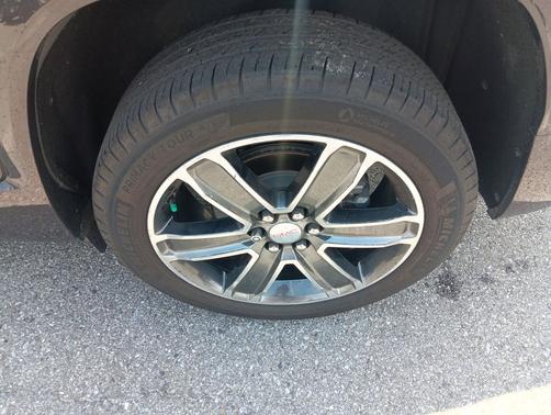 Iridium Metallic 2019 GMC Acadia Denali