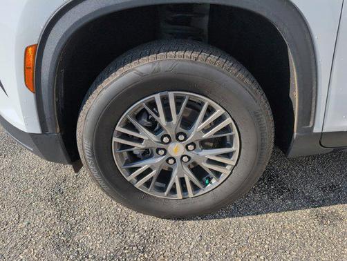 2024 Chevrolet Traverse LS
