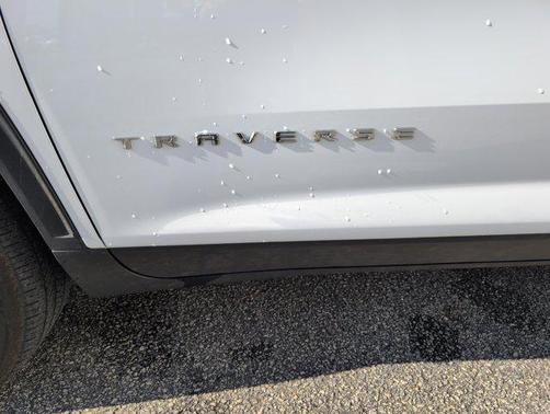 2024 Chevrolet Traverse LS