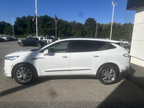 2022 Buick Enclave FWD Essence