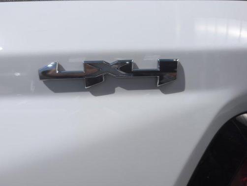 Summit White 2026 GMC Canyon Elevation