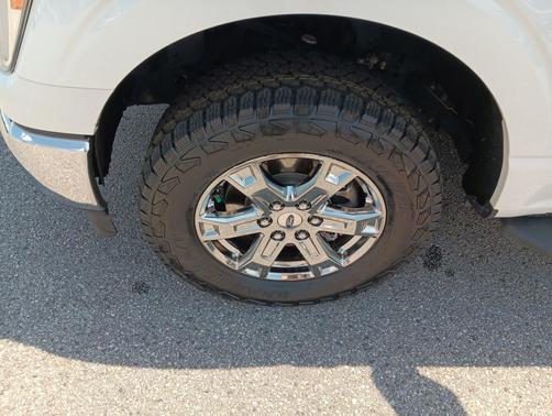 Oxford White 2023 Ford F-150 XLT