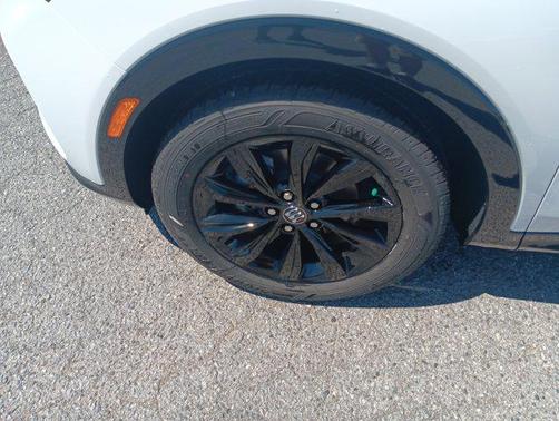 Summit White 2026 Buick Envista Sport Touring FWD