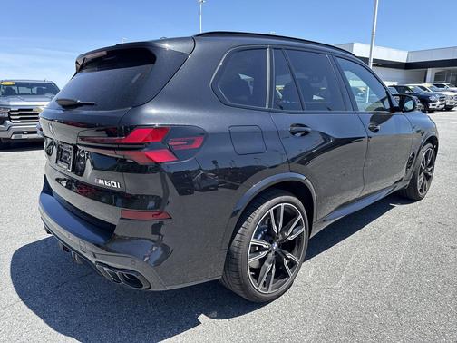 Black Sapphire Metallic 2026 BMW X5 M60i