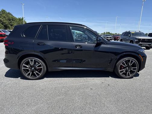 Black Sapphire Metallic 2026 BMW X5 M60i