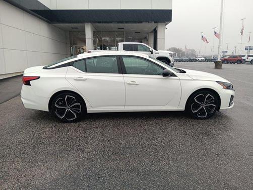 2024 Nissan Altima SR FWD