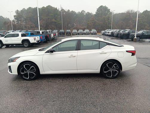 2024 Nissan Altima SR FWD