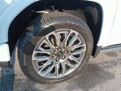 Glacier White Tricoat 2026 GMC Sierra 1500 Denali Ultimate