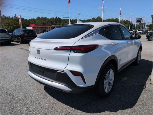 Summit White 2026 Buick Envista Preferred FWD