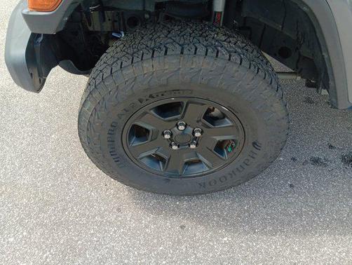 Sting-Gray Clearcoat 2021 Jeep Gladiator California Edition 4x4